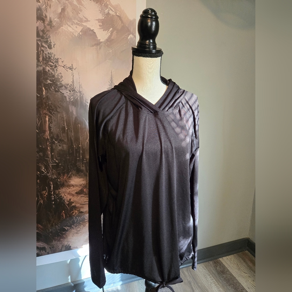Lnwot UnderArmor Heat Gear Pullover  Black Sz Lg. Drawstring Waist.